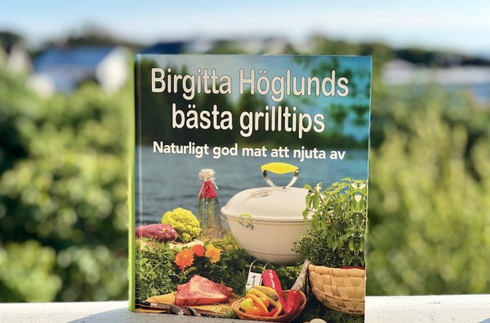 Bild på omslaget av boken Birgitta Höglunds bästa grilltips