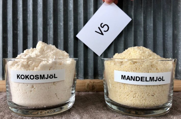 En skål med kokosmjöl och en skål med mandelmjöl