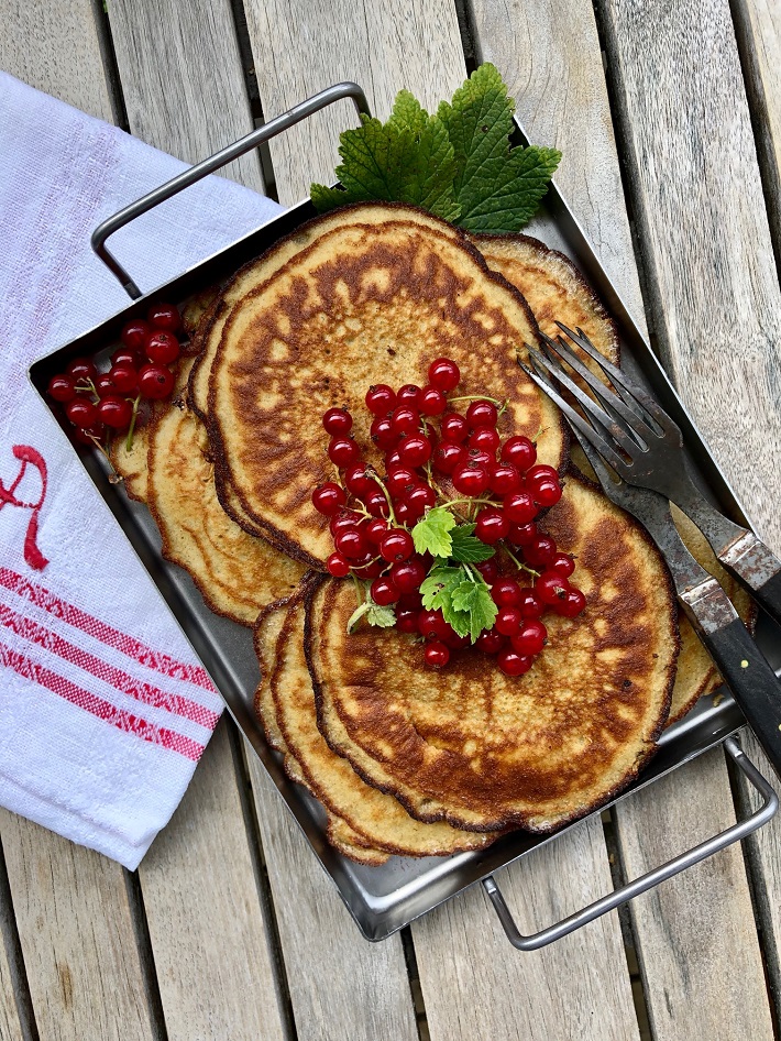 Pannkakor bakade på sötpotatismjöl